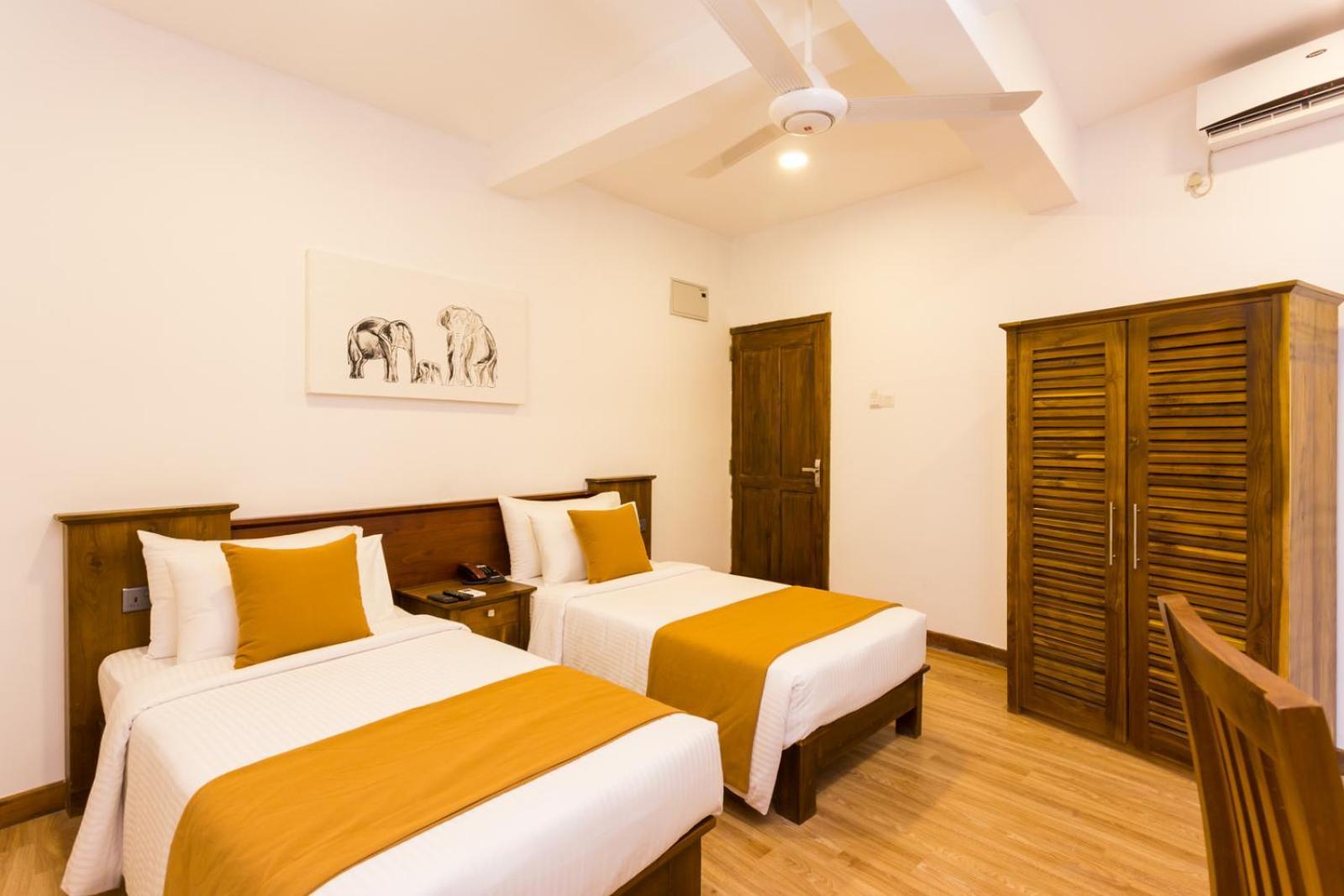 360 Lake View Hotel Kandy Exterior foto